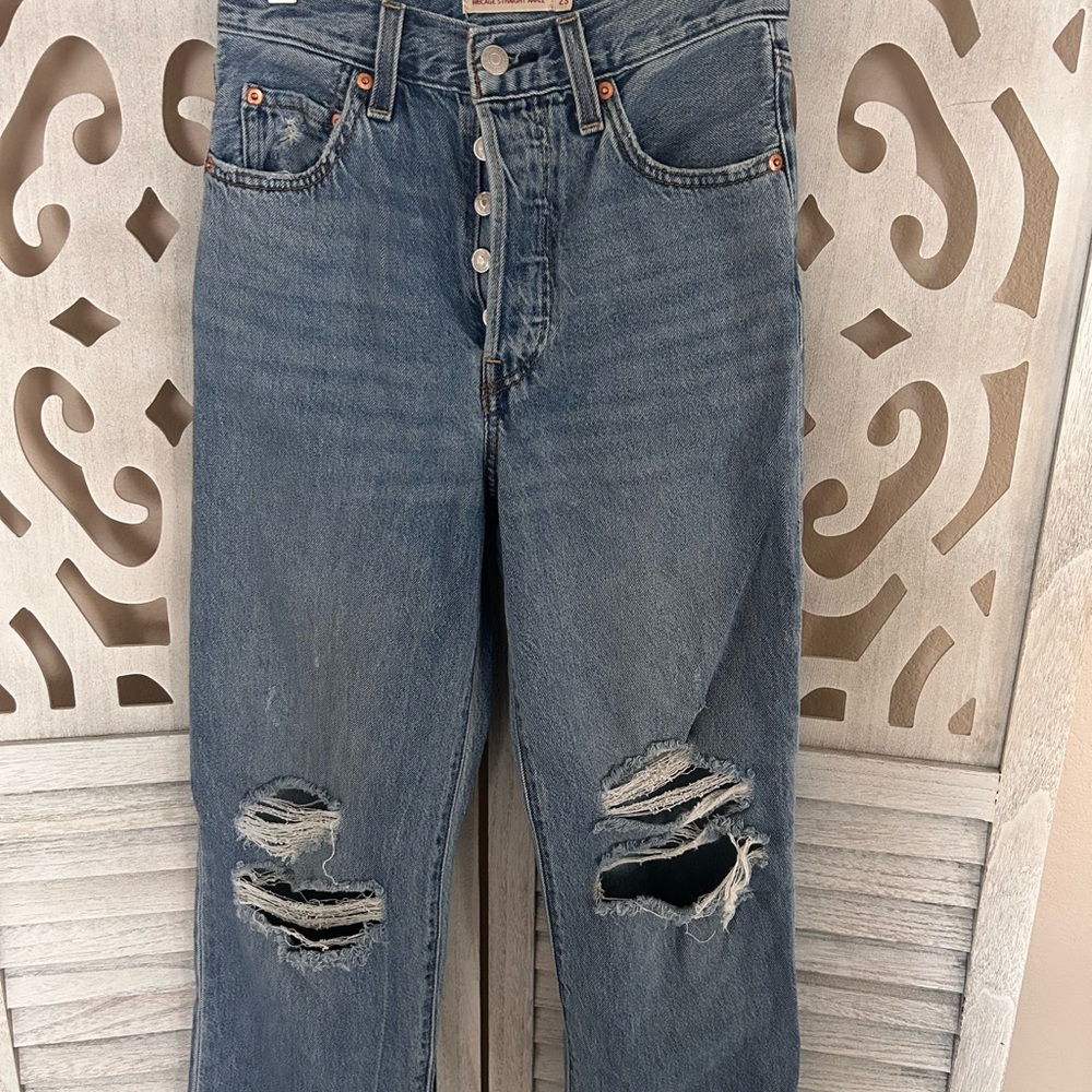 Levi's Jeans Ribcage Straight Ankle Button Fly Size 25/L27 Distressed
